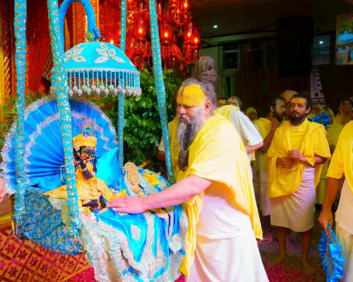 Vrindavan Travels